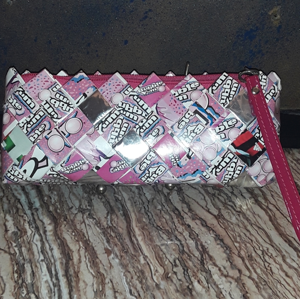 👜Unique little Purse/made with Gum wrappers